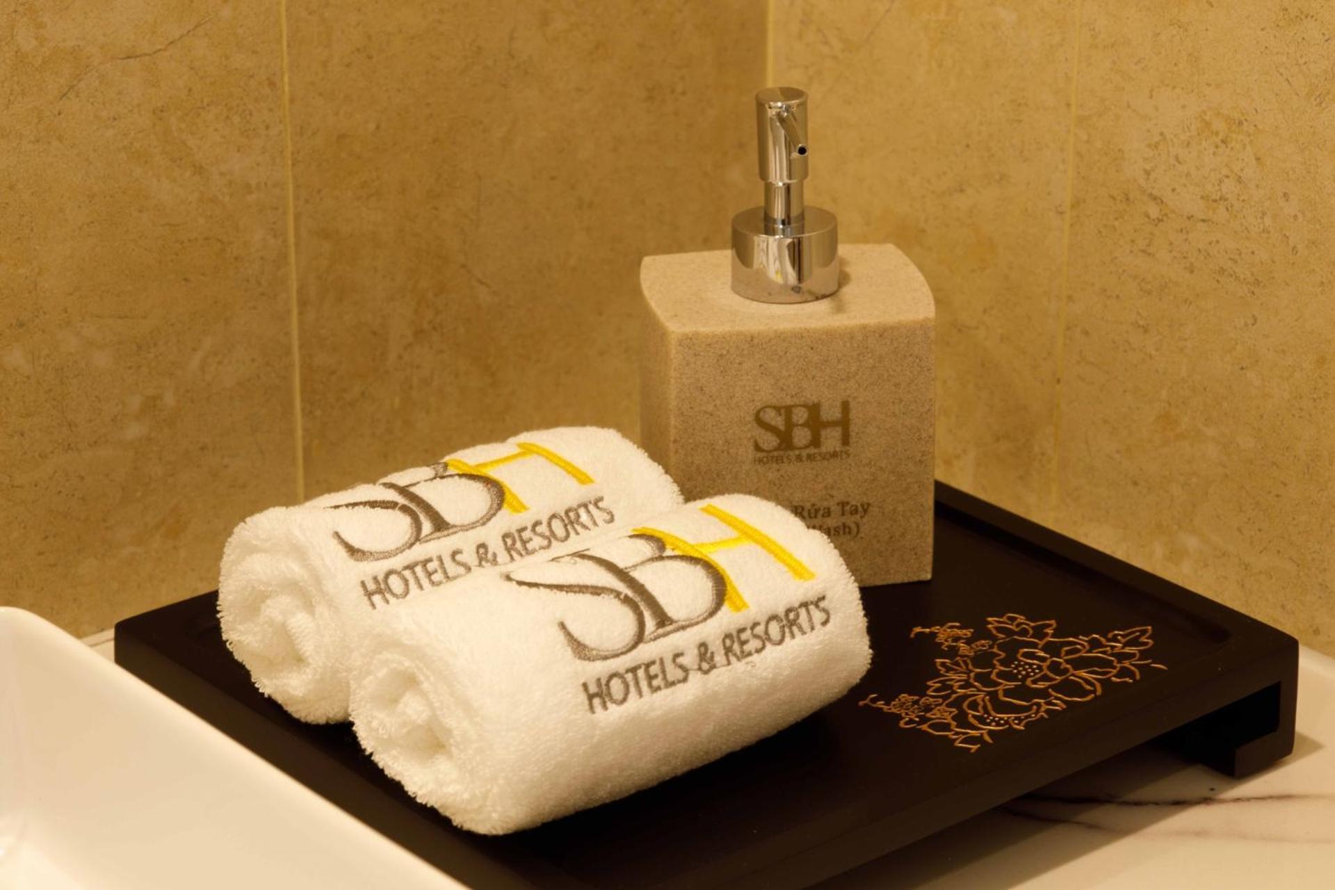 Sbh Gloria Hue Hotel Bagian luar foto